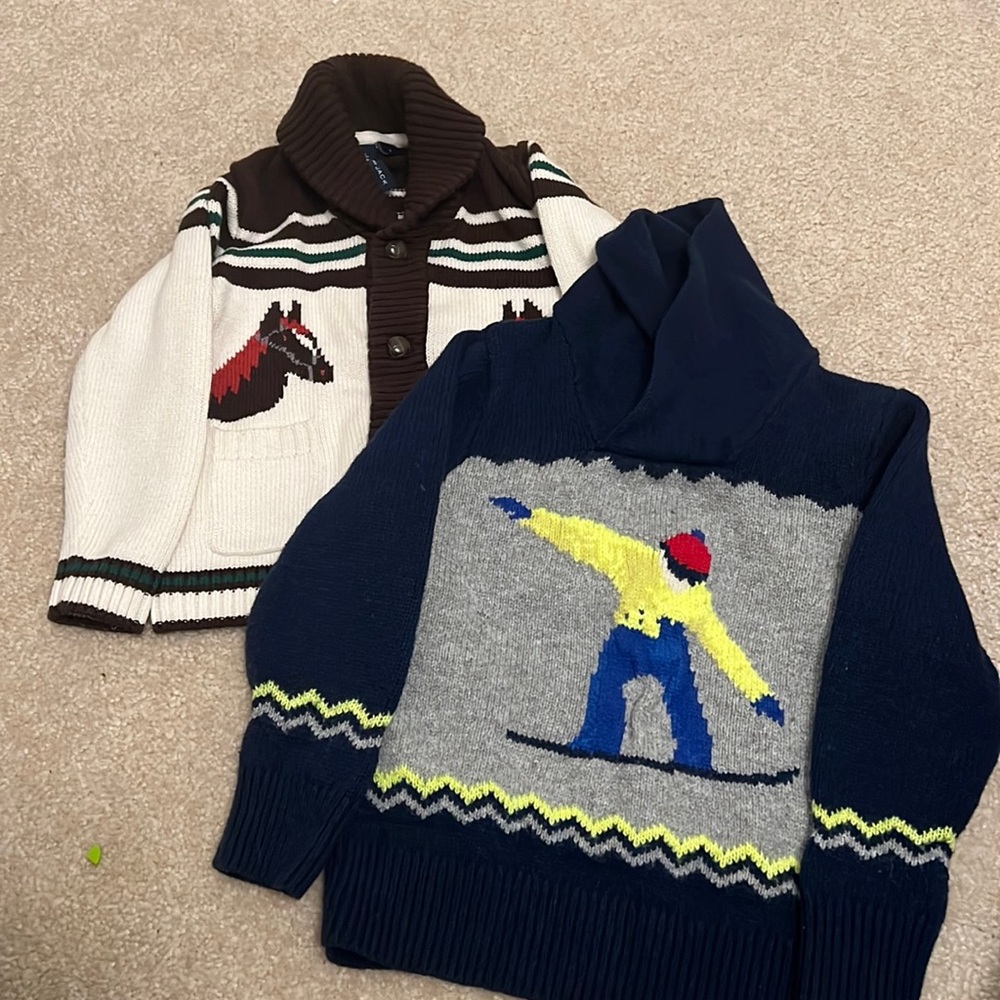 2 sweaters bundle for the price of 1 . Great condition